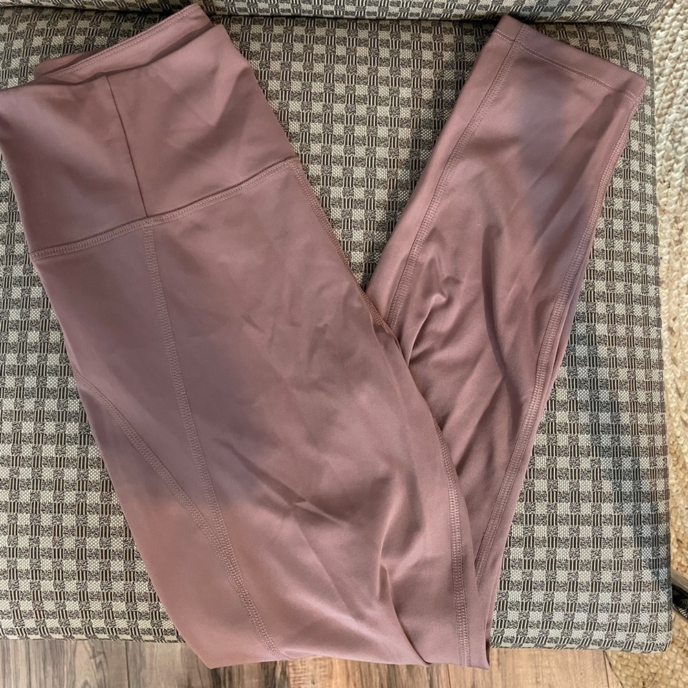 Girlfriend Collective Compressive High-Rise Legging - Rose Quartz.